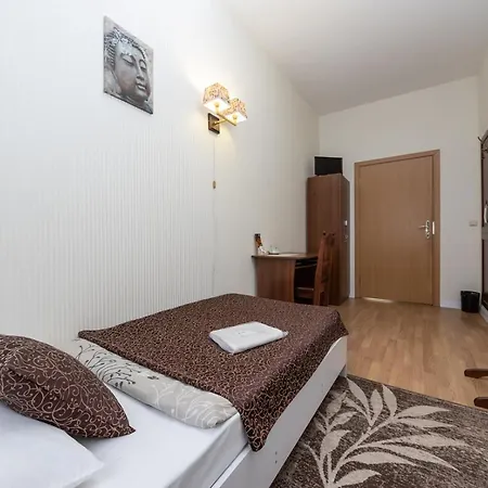 Mini-Hotel Guest Residence Kyiv Exterior photo