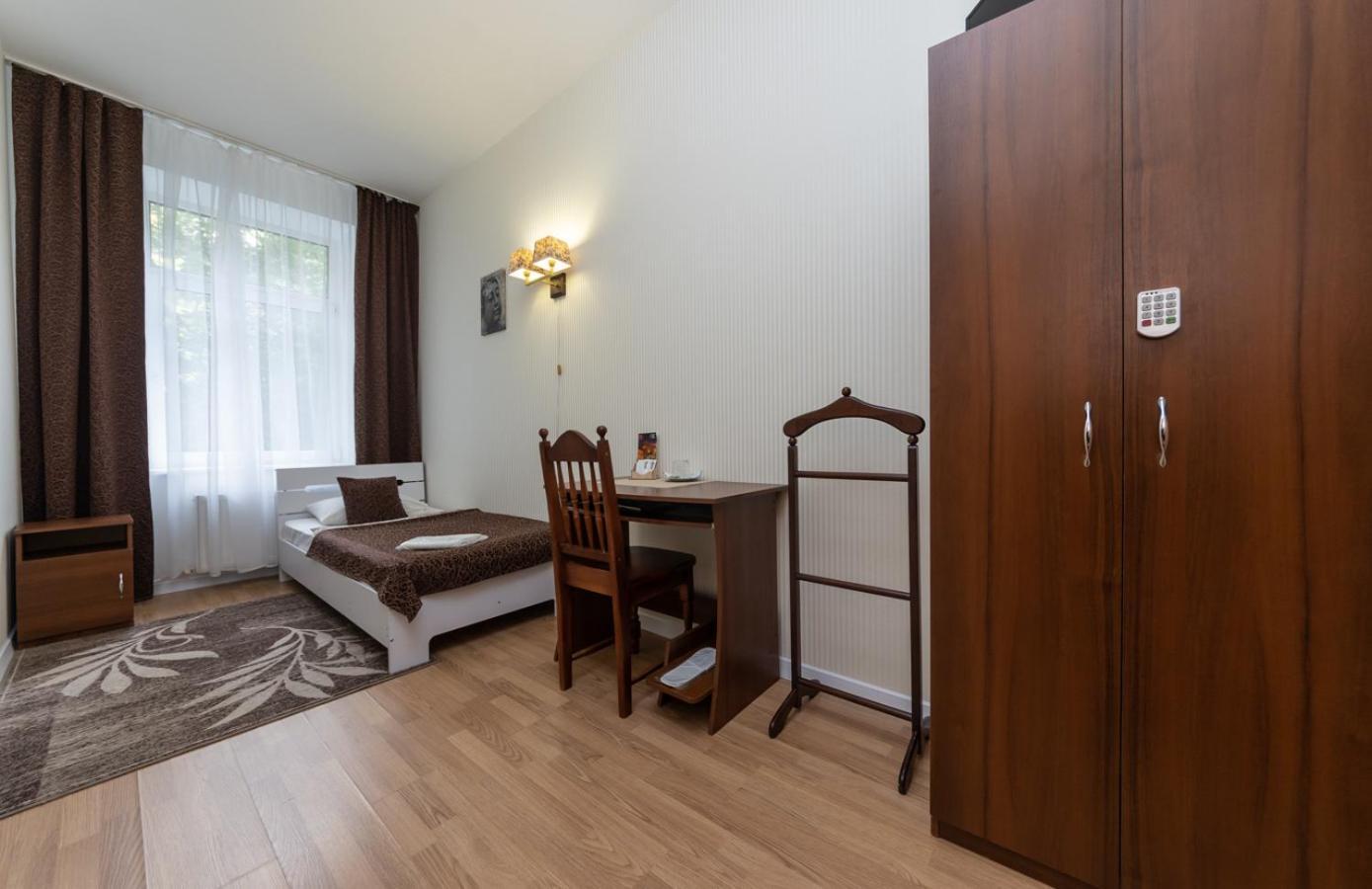 Готель Mini-hotel Guest